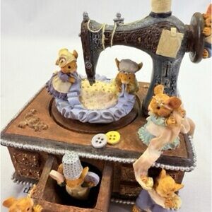 Sewing Machine w/ Mice Music Box “The Entertainer”